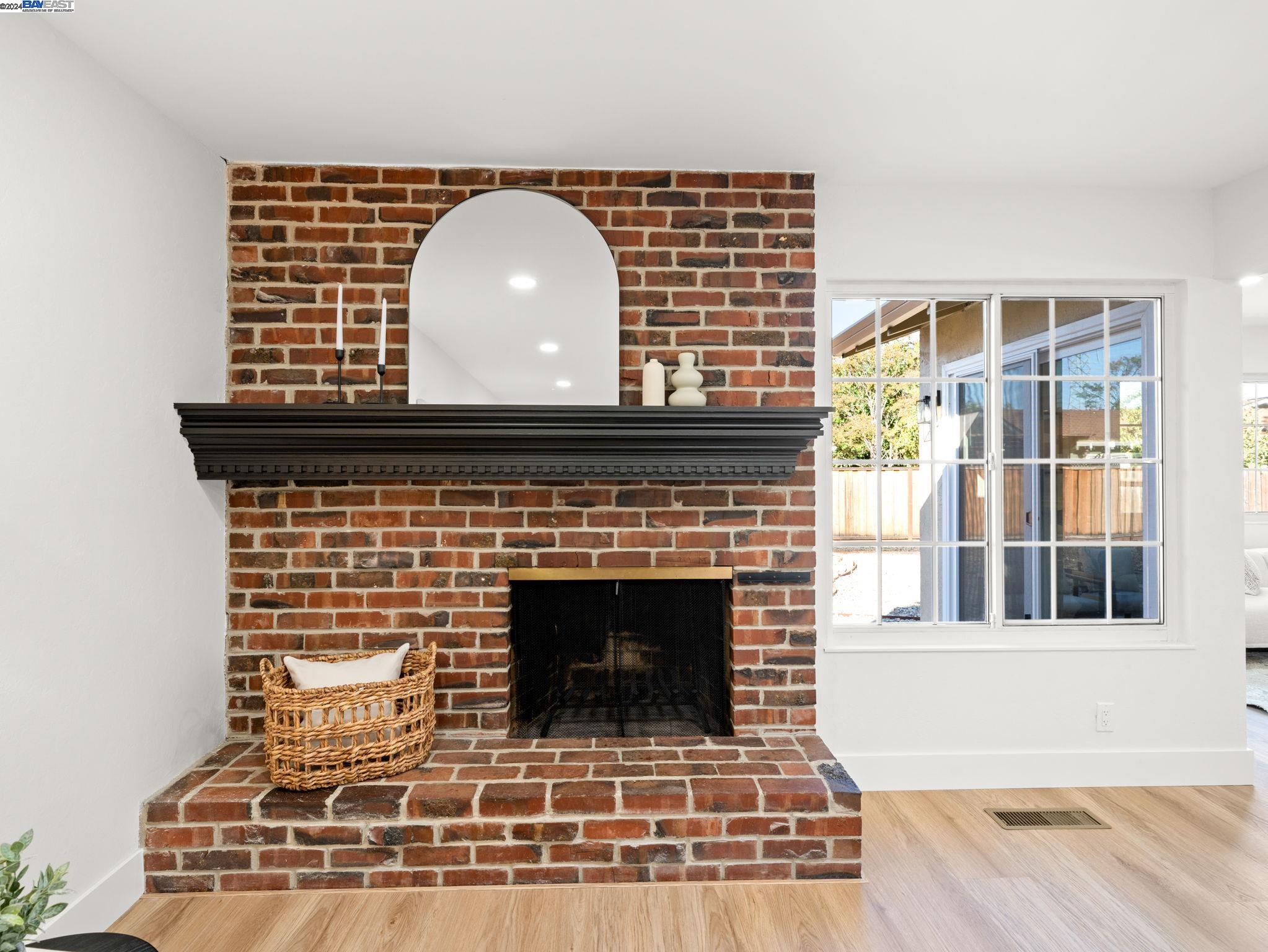 919 Lynn St