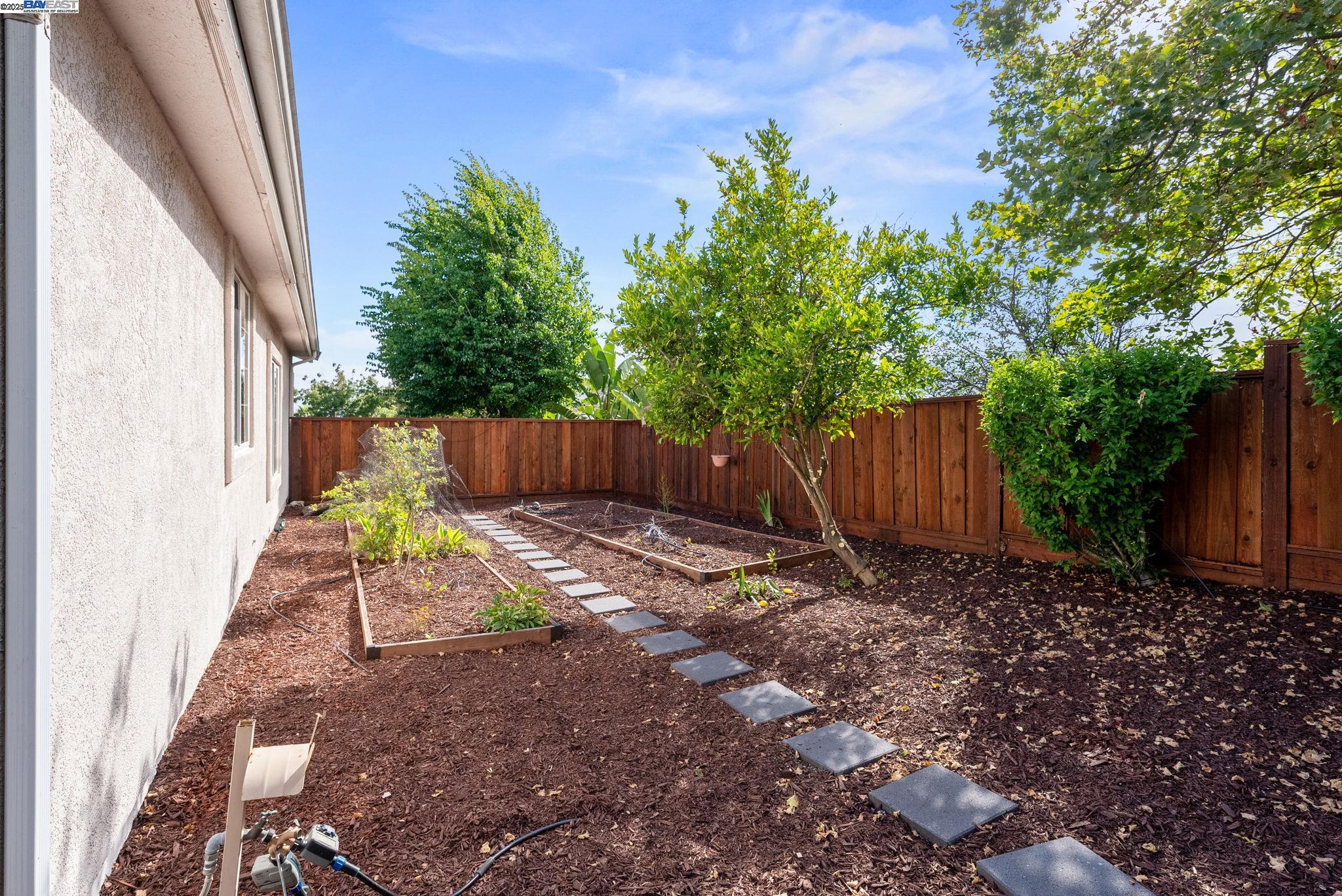 1000 Silver Maple Lane