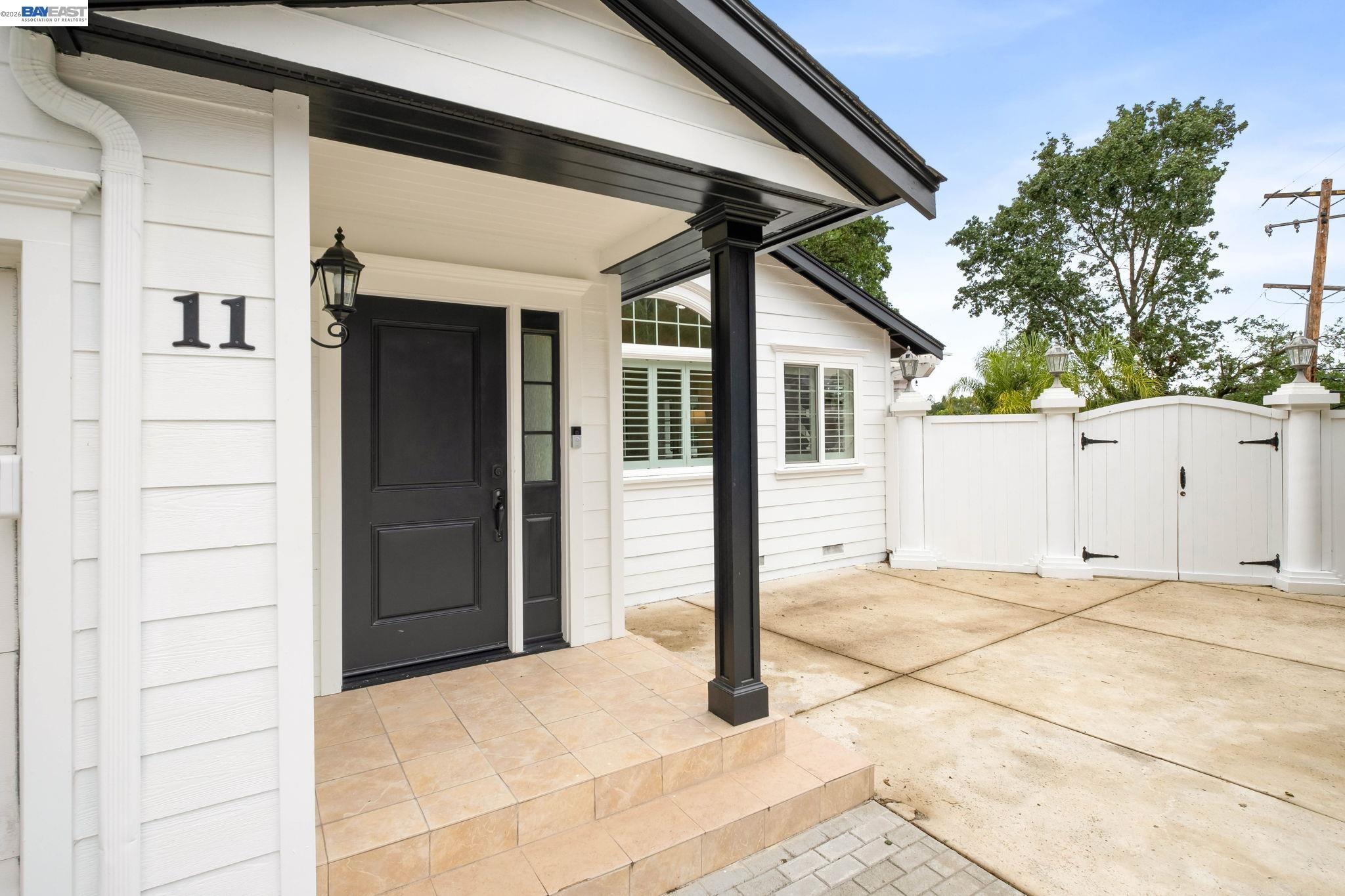 11 Rudgear Dr
