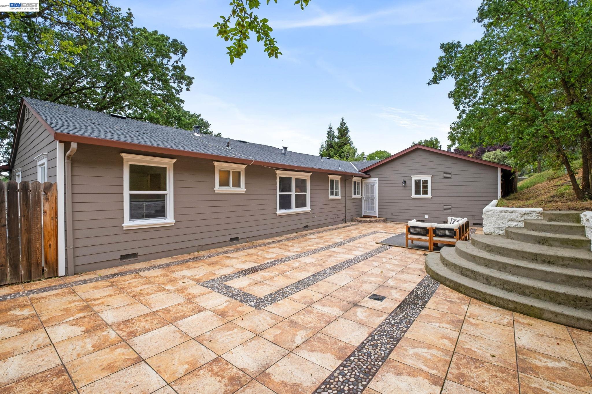 11 Rudgear Dr