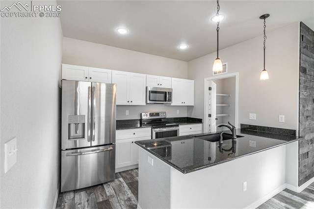 800 Endeavor Way