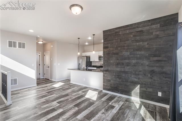 800 Endeavor Way