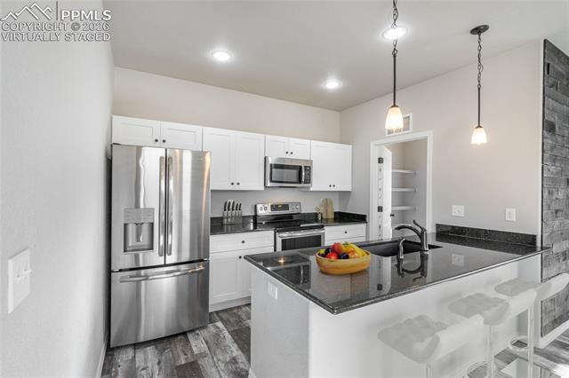 800 Endeavor Way