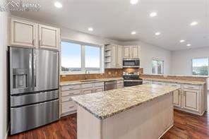 1455 Golden Hills Road