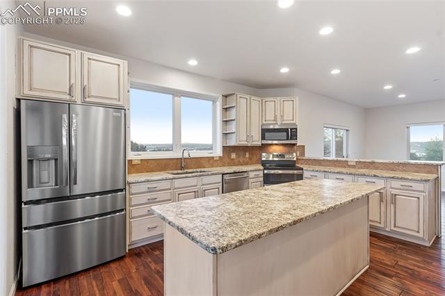 1455 Golden Hills Road