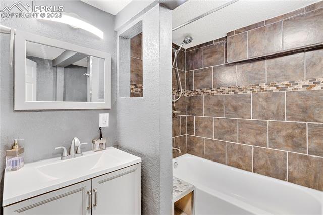 1685 Dorchester Drive