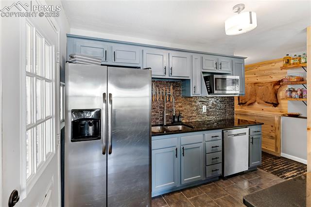 1685 Dorchester Drive