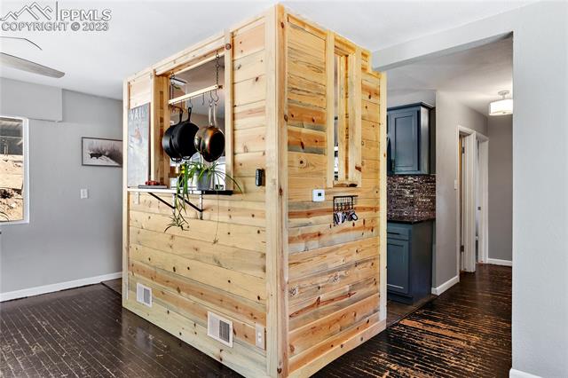 1685 Dorchester Drive