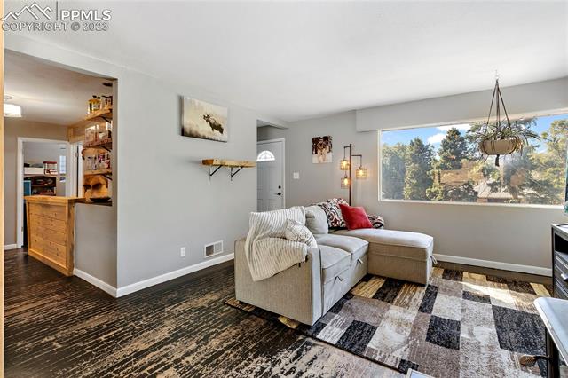 1685 Dorchester Drive