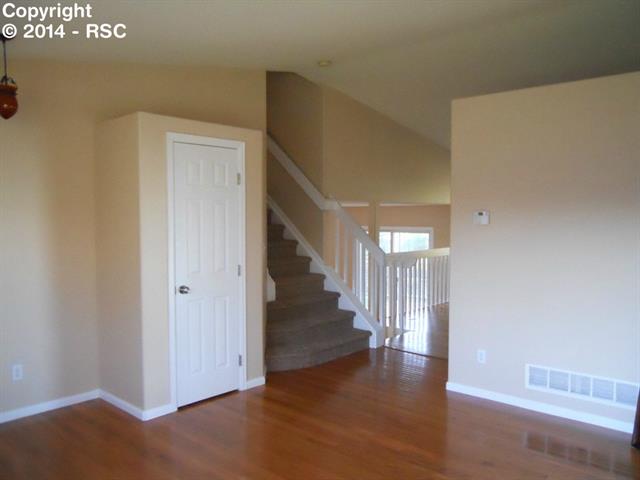 6880 Stockwell Drive