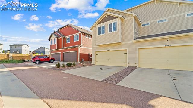 6435 Dunleer Grove