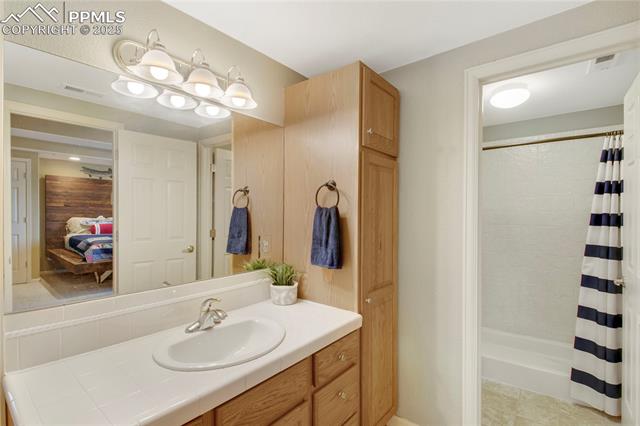 1425 Golden Hills Road