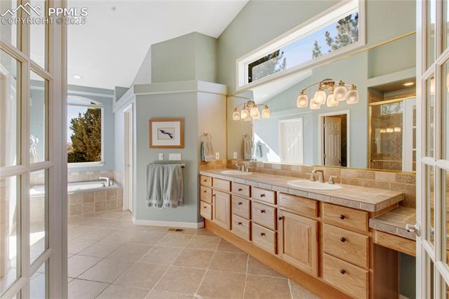 1425 Golden Hills Road