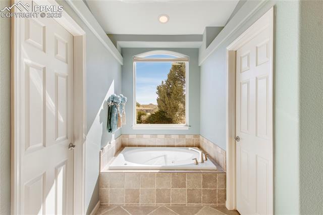 1425 Golden Hills Road