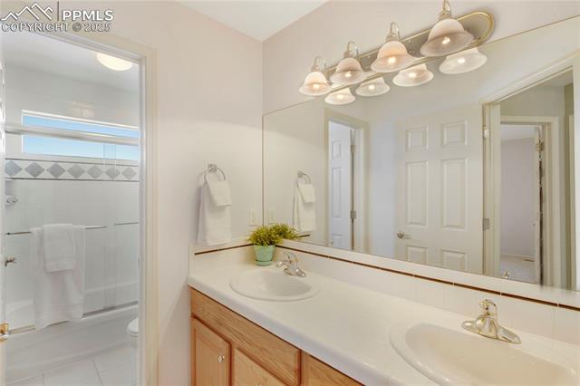 1425 Golden Hills Road