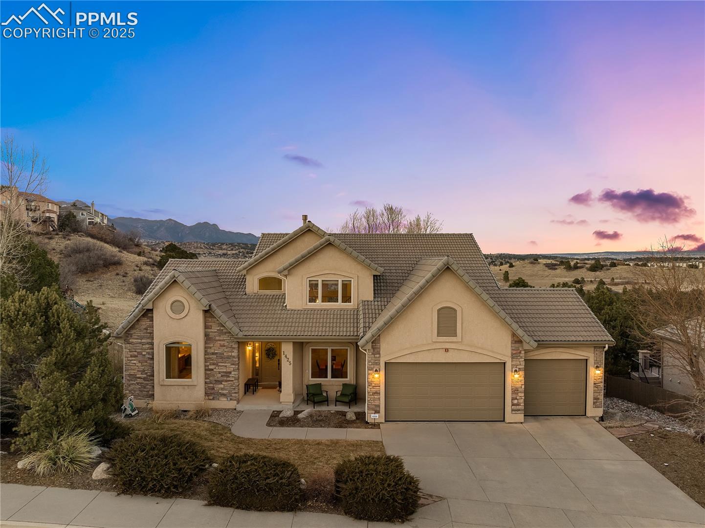 1425 Golden Hills Road