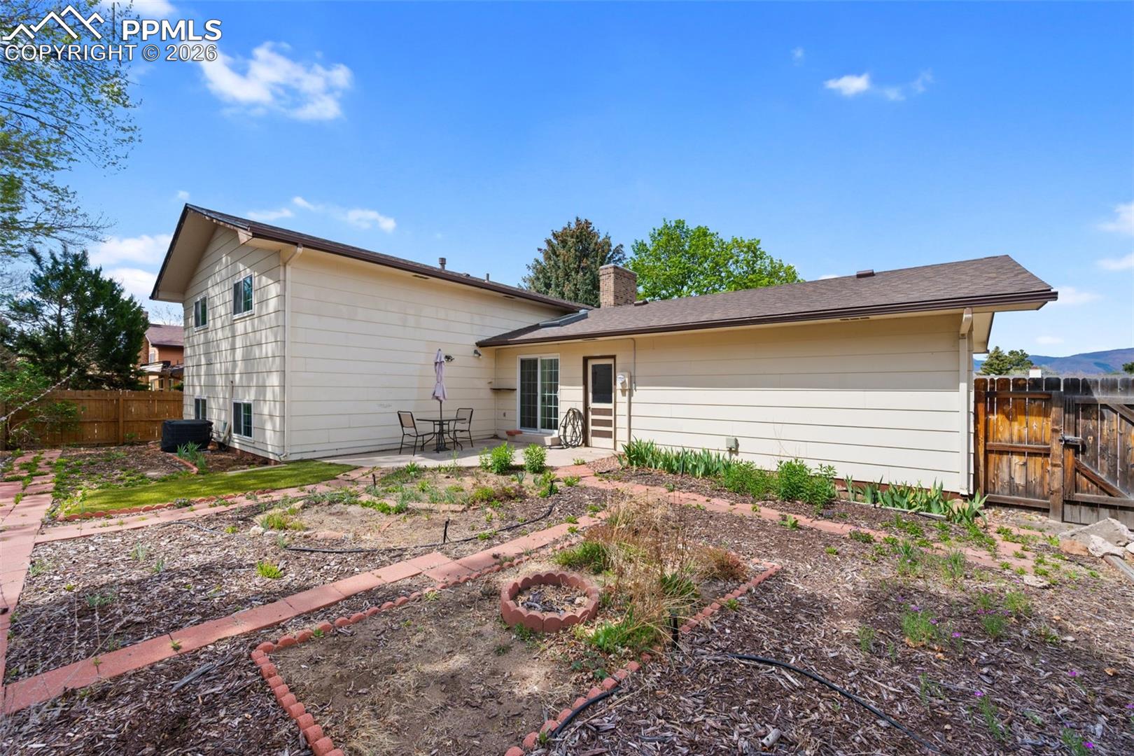 6035 Eagles Nest Court