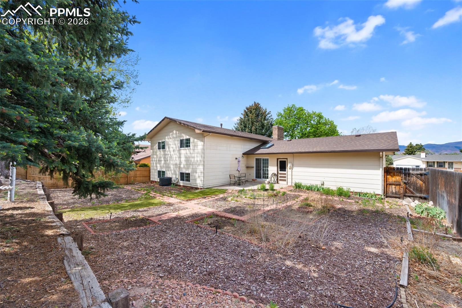 6035 Eagles Nest Court