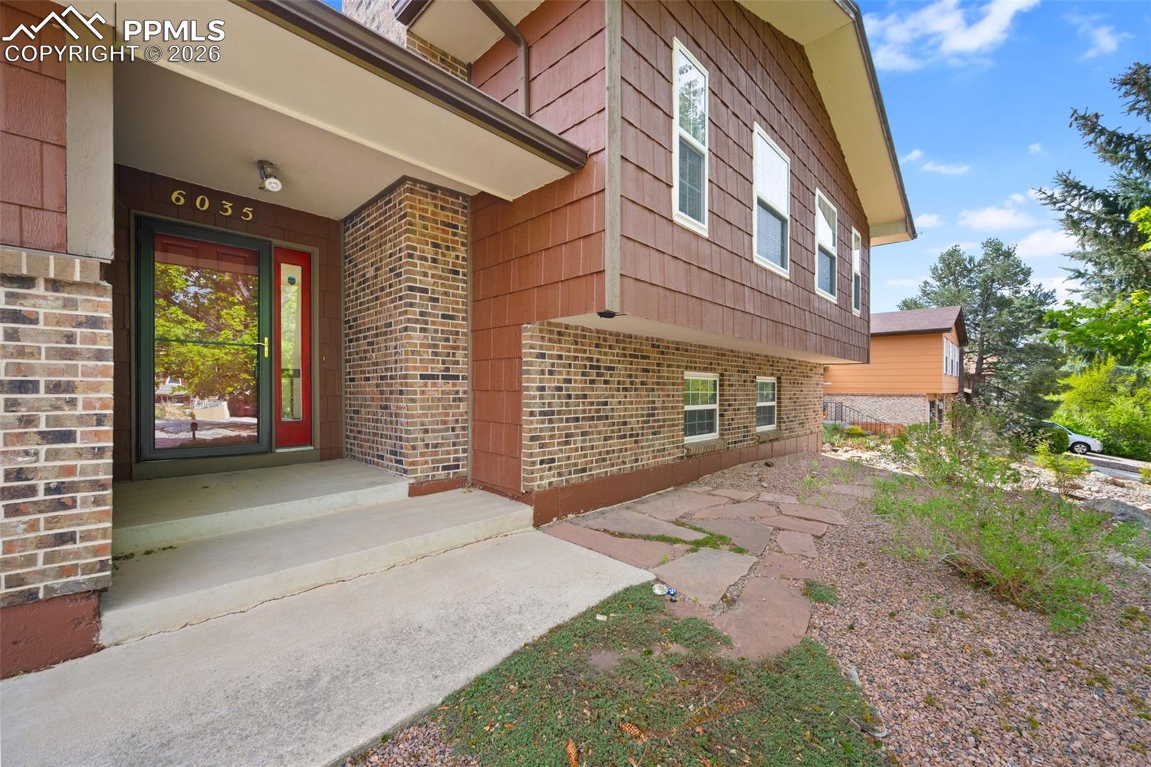 6035 Eagles Nest Court