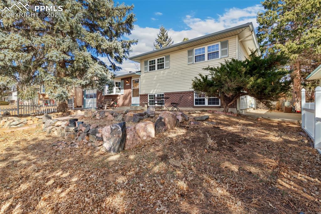 4623 La Cresta Drive