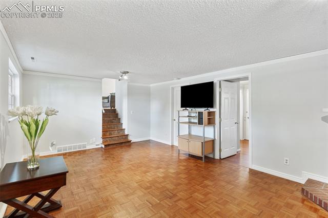 4623 La Cresta Drive