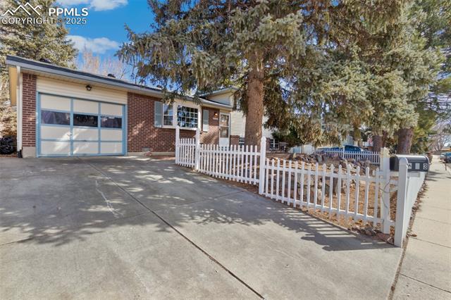 4623 La Cresta Drive