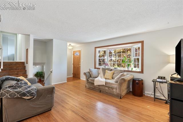 4623 La Cresta Drive