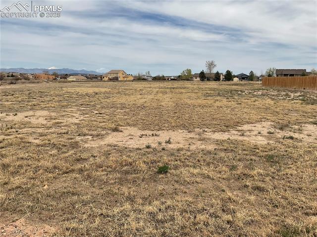 1649 W El Charro Drive