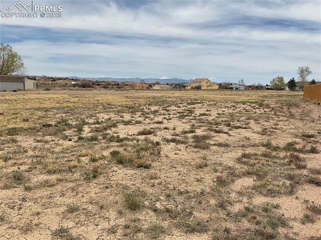 1649 W El Charro Drive