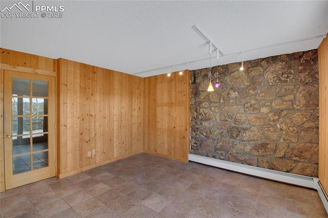 495 Broken Wagon Road