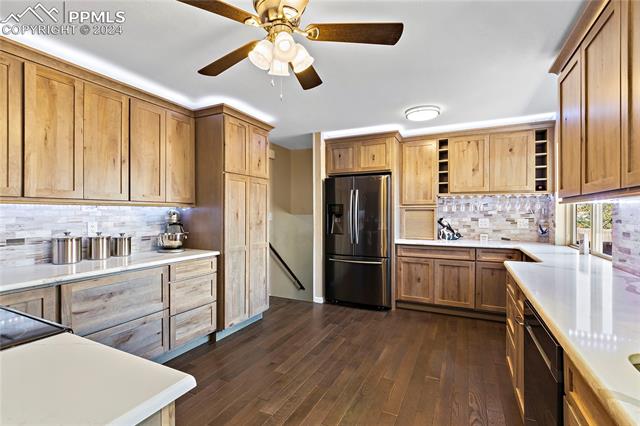 2909 Escapardo Place