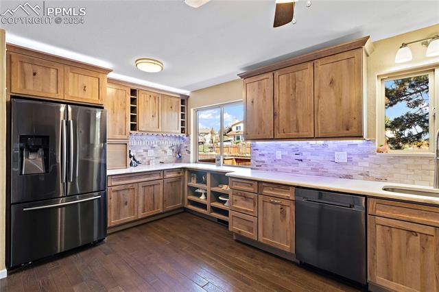 2909 Escapardo Place