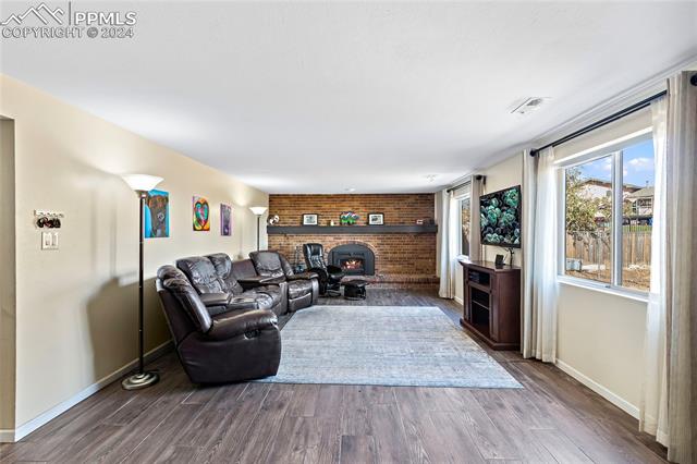 2909 Escapardo Place