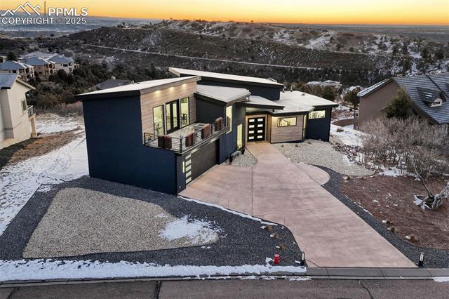 3735 Twisted Oak Circle