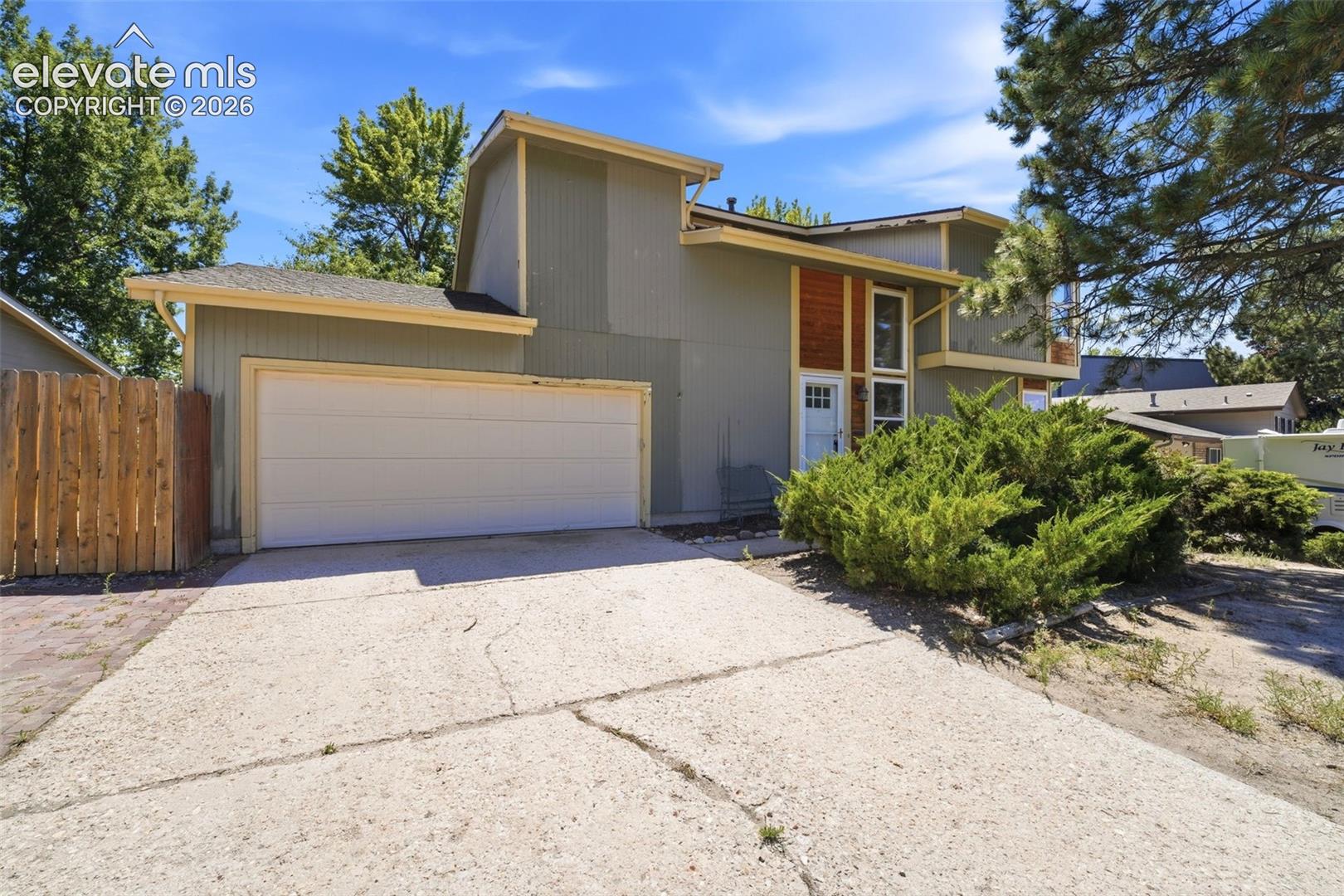 5945 Del Paz Drive