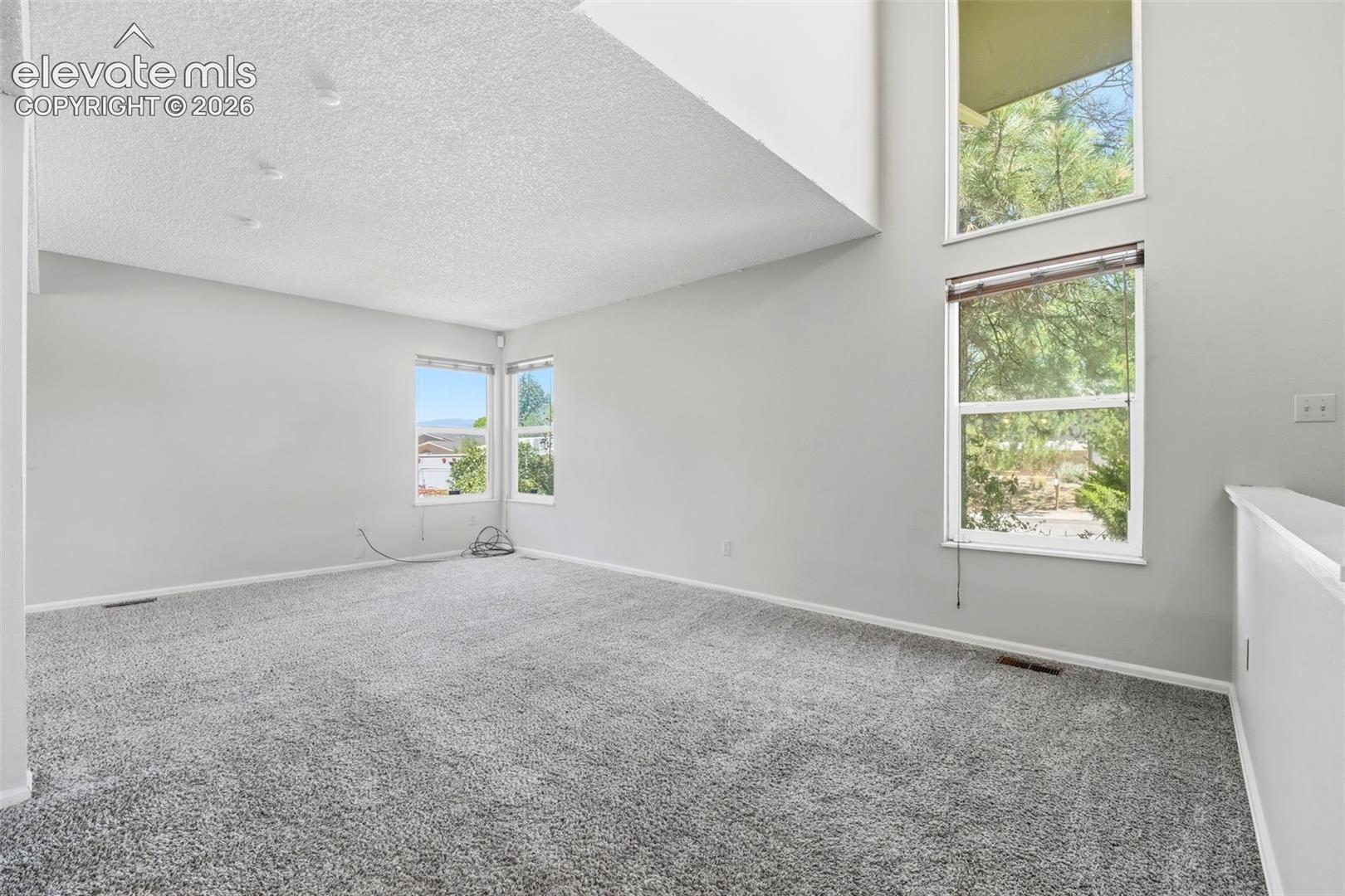 5945 Del Paz Drive