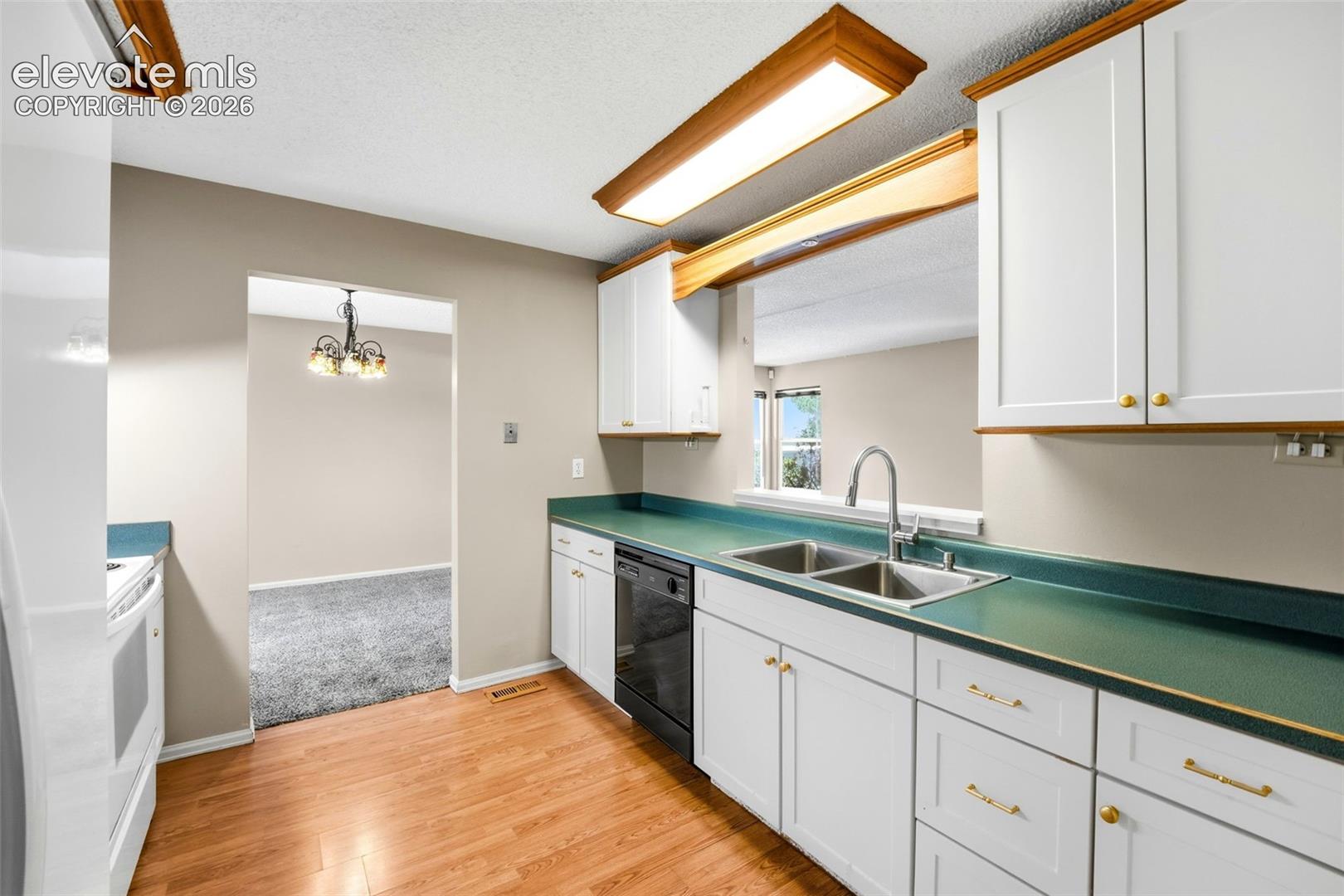 5945 Del Paz Drive