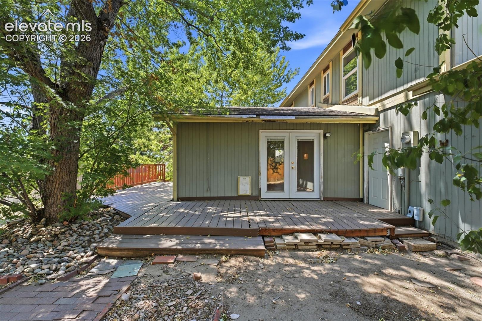 5945 Del Paz Drive