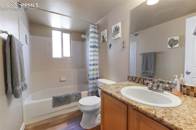 3828 Breaking Dawn Street