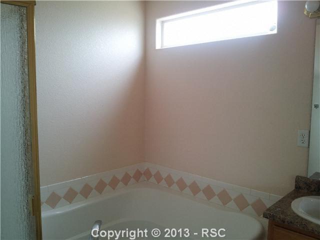 6105 Straight Arrow Point