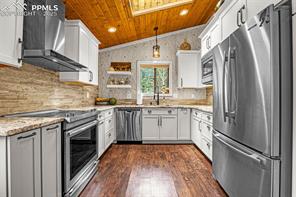 126 Pinewood Circle