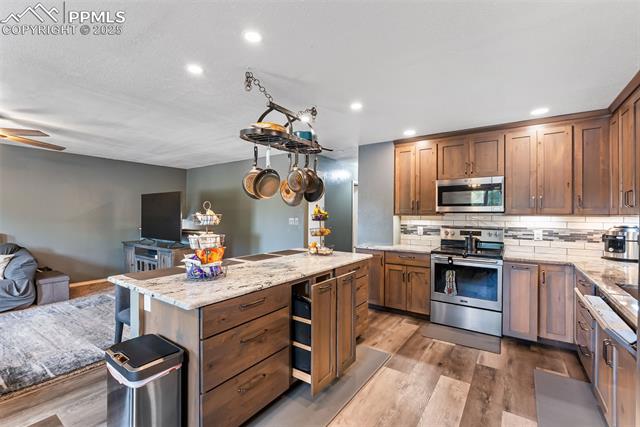 6879 Fielding Circle