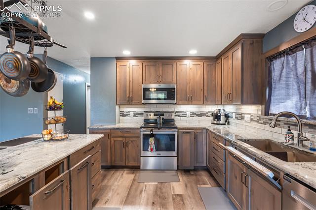 6879 Fielding Circle