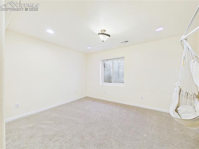 1253 N Stratton Drive
