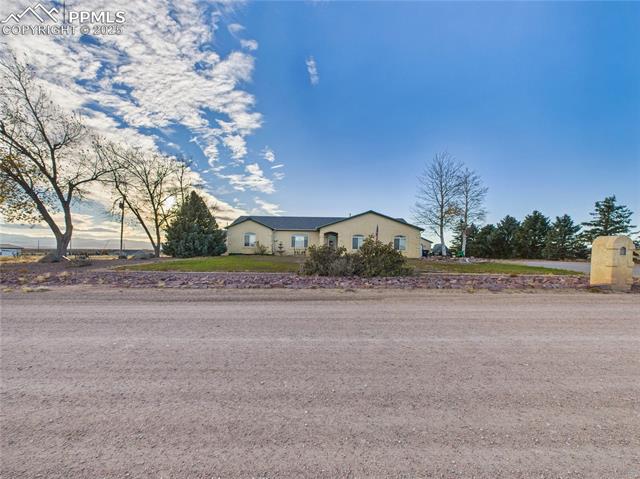 1253 N Stratton Drive
