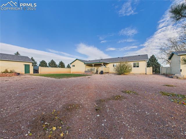 1253 N Stratton Drive