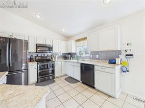 1253 N Stratton Drive