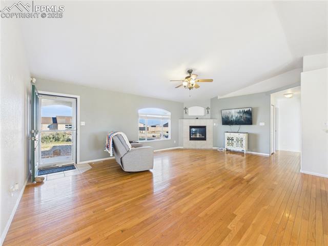 1253 N Stratton Drive