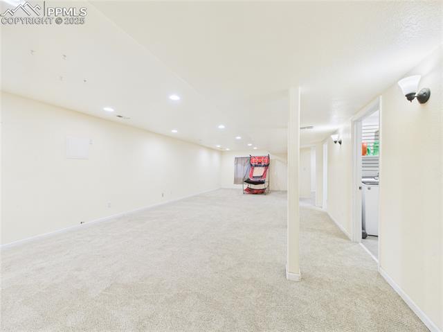 1253 N Stratton Drive