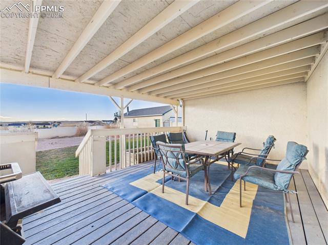 1253 N Stratton Drive